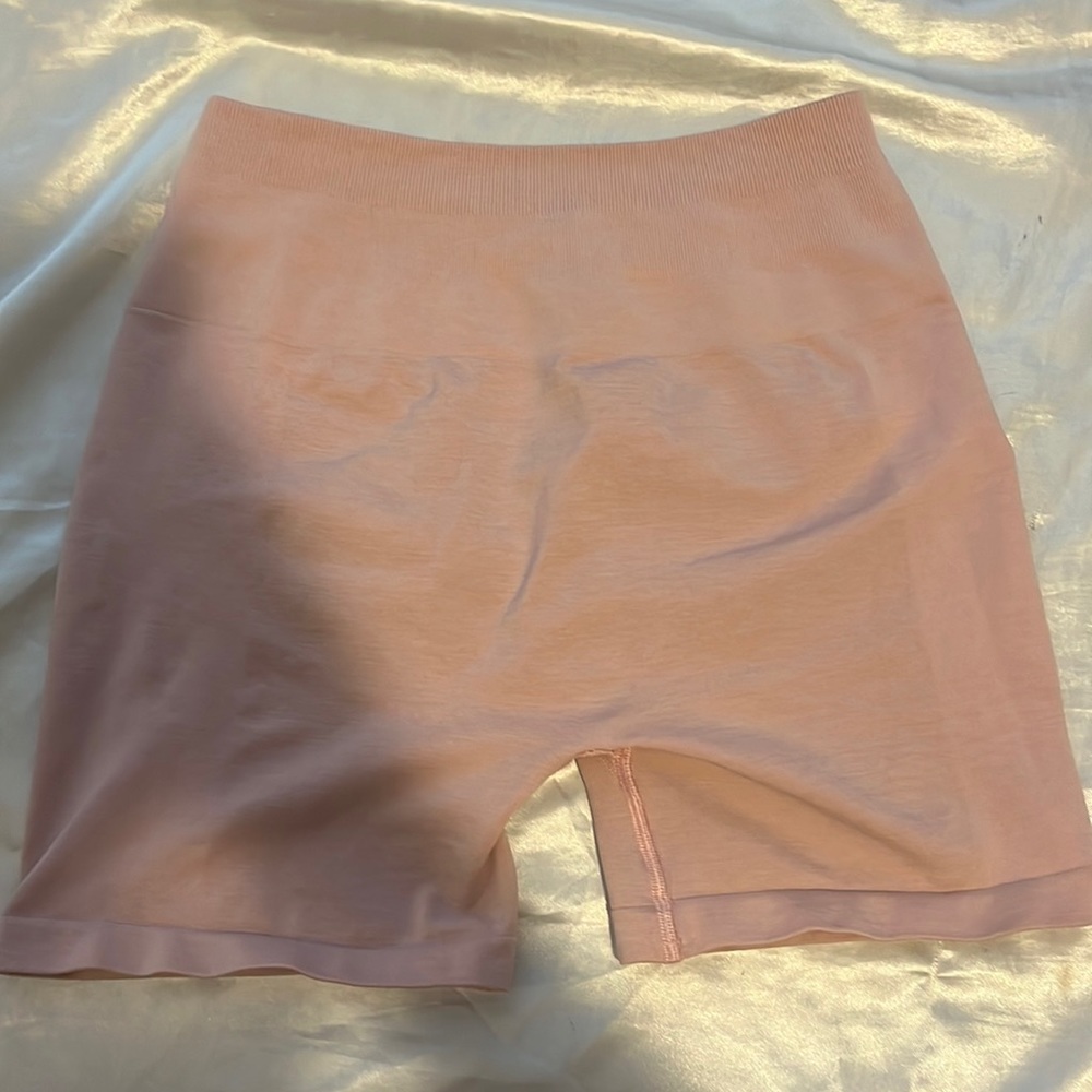 ALPHALETE SHORTS